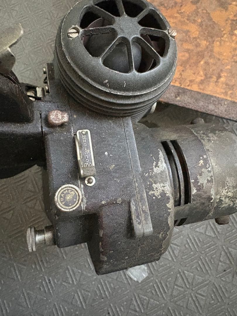 FILMO 8mmフイルム映写機　アンティーク雑貨