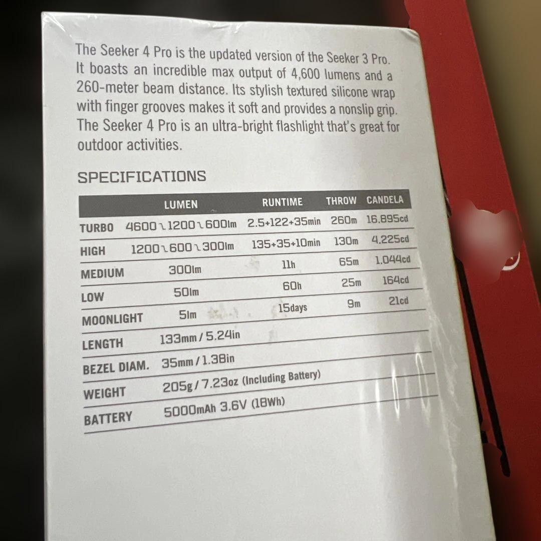 OLIGHT Seeker 4 Pro 懐中電灯