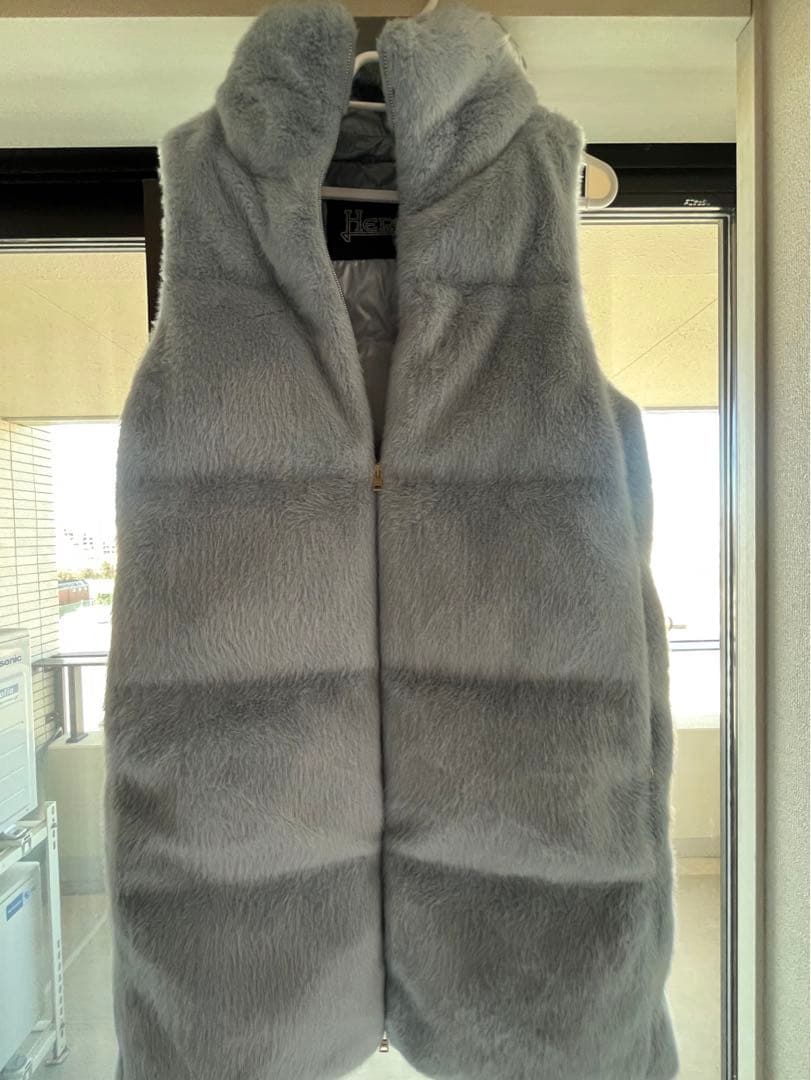 h*a様 HERNO 38M阪急梅田店にて購入品。エコファーダウンベスト フード