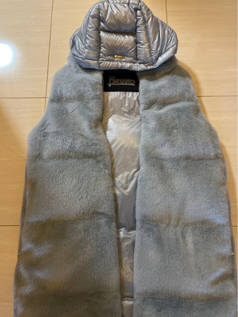 h*a様 HERNO 38M阪急梅田店にて購入品。エコファーダウンベスト フード
