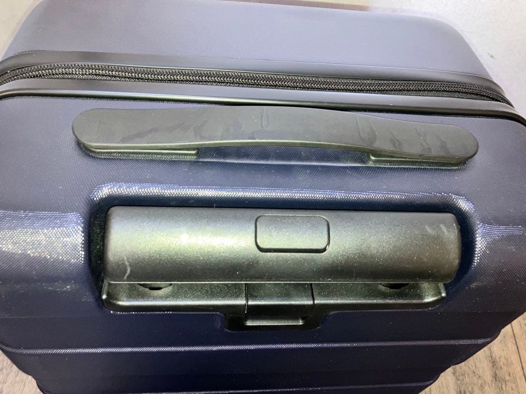 【美品】　無印良品　バーを自由に調節できる　ハードキャリーケース（36L）黒