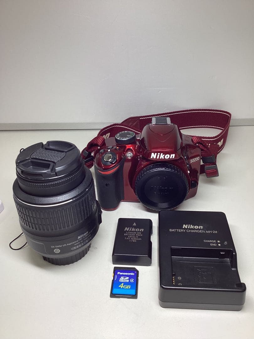 た*る様 Nikon D3200 デジタル一眼レフカメラ レッド　撮影可能