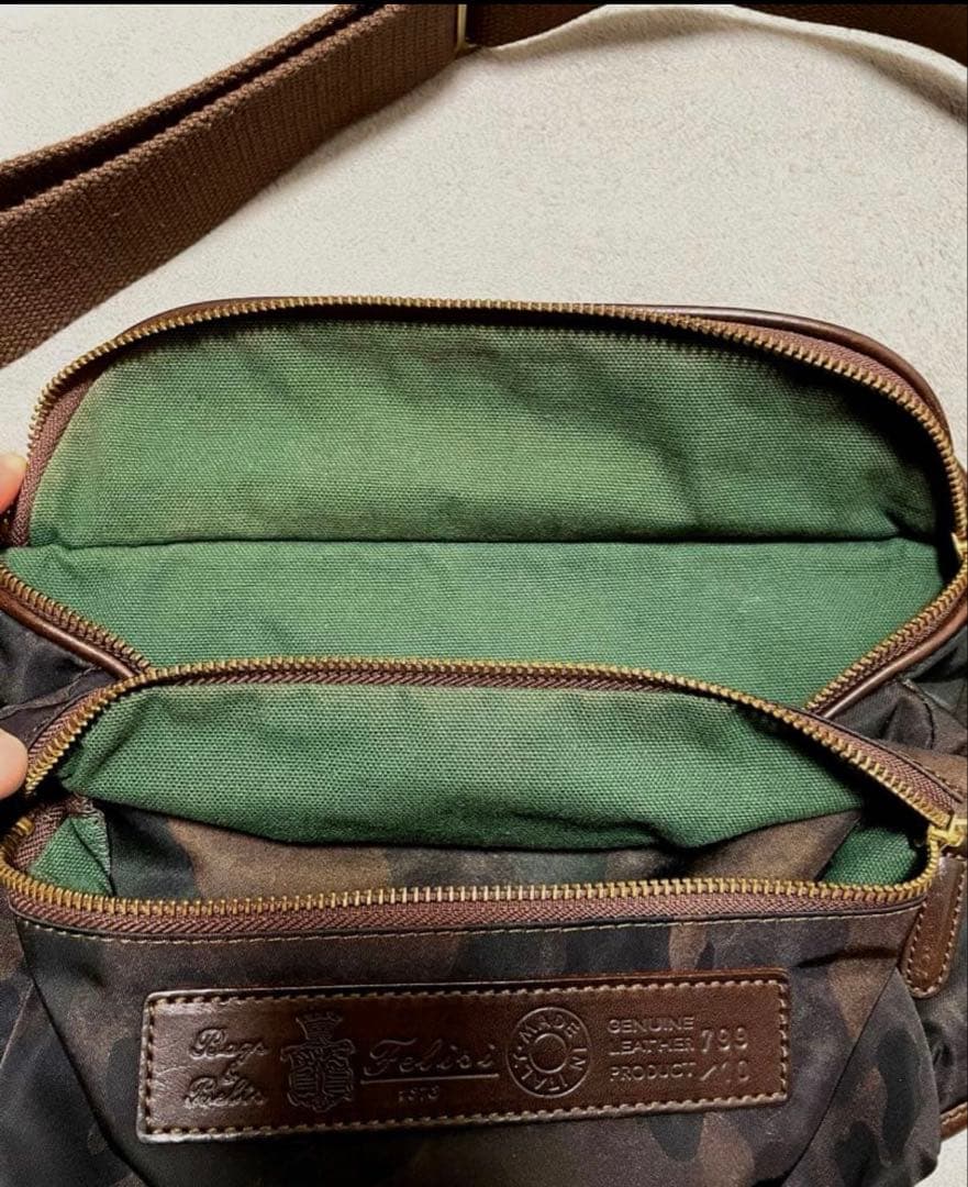 h*k様 Felisi ボディバッグ<美品>