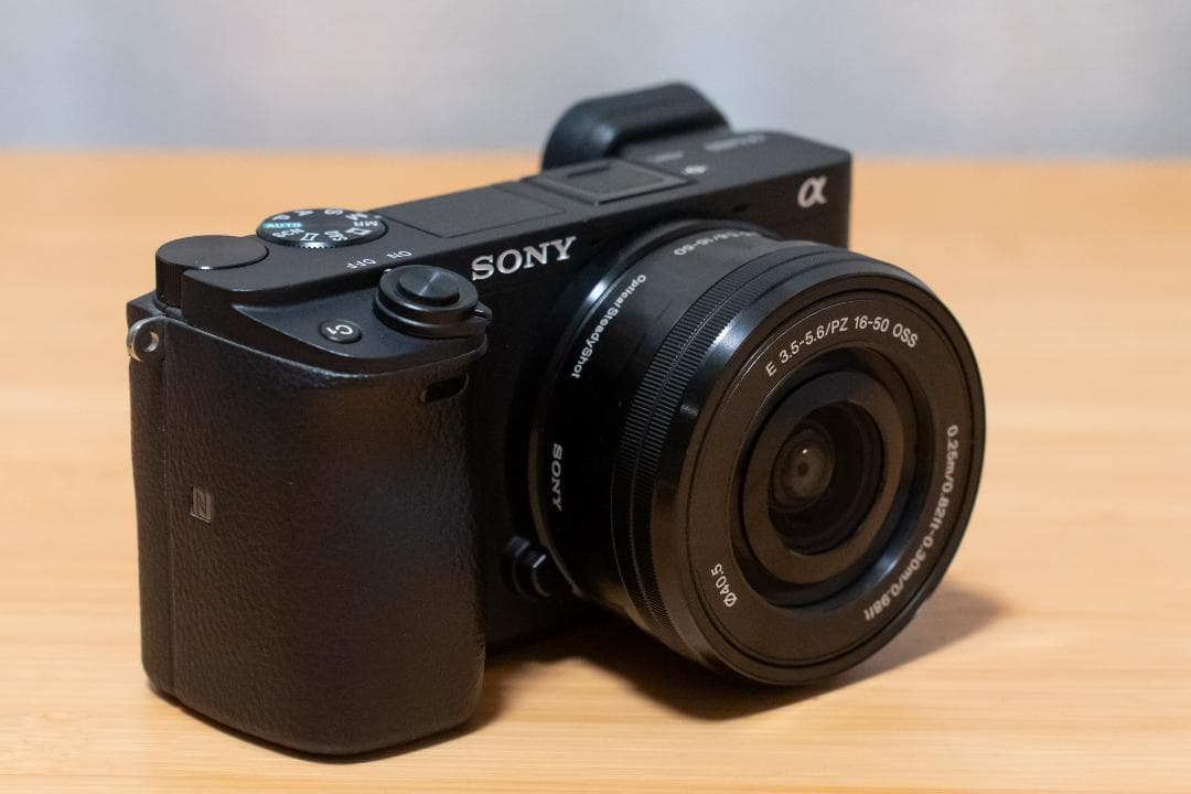 Sony α6400 パワーズームレンズSELP1650付属シャッター3605回
