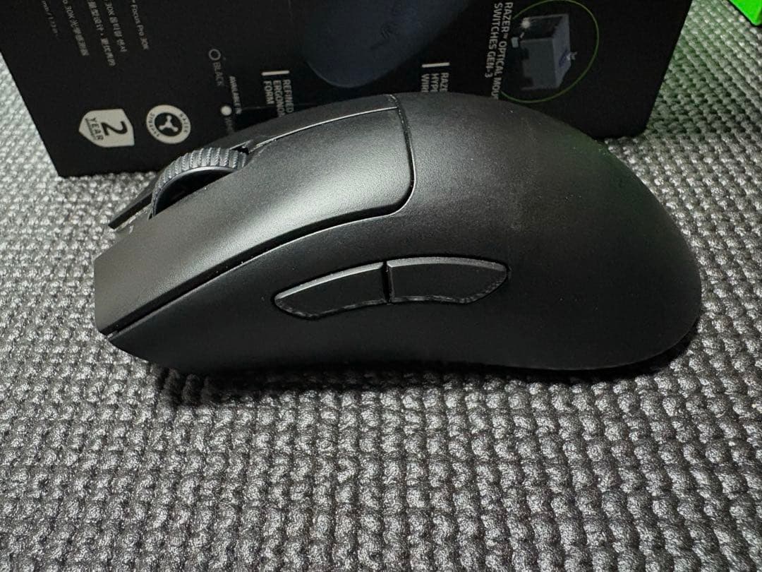 Razer DeathAdder V3 Pro 黒　エルゴノミック形状