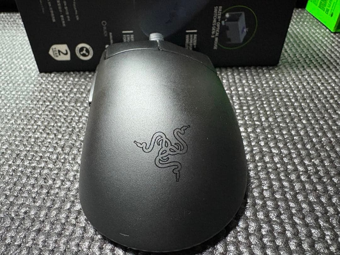 Razer DeathAdder V3 Pro 黒　エルゴノミック形状