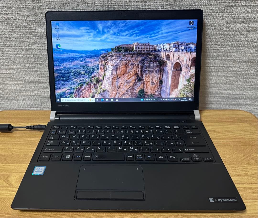 良品　Toshiba ノート Dynabook R73/B　Corei5