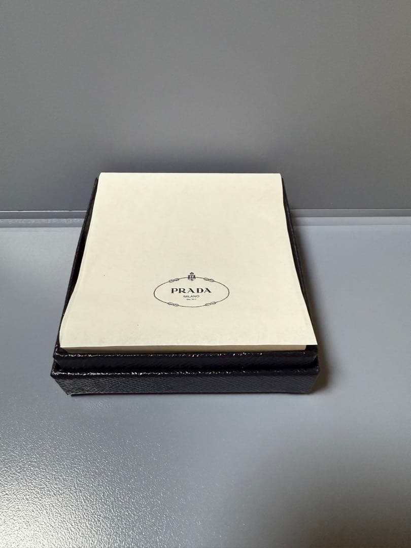 PRADA サフィアーノレザー ラバーバンド ブレスレット