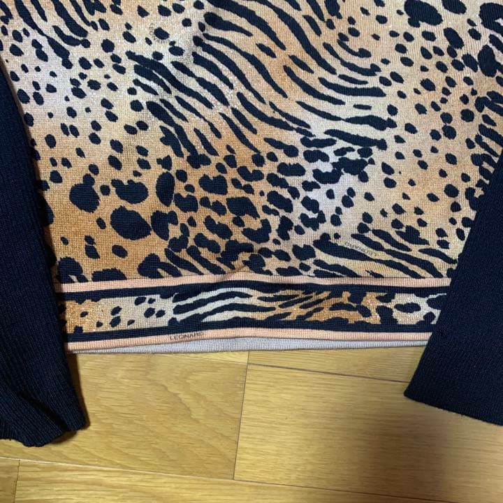 レオナールアニマル柄セーター