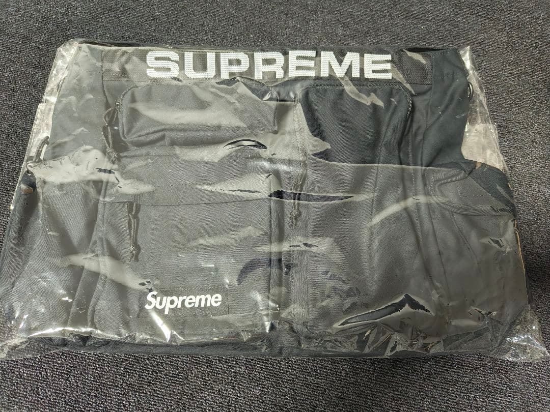 Supremeメッセンジャーバッグ
