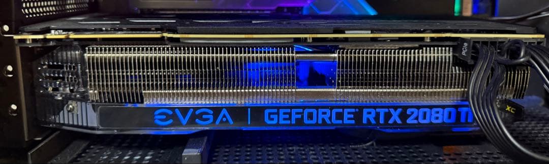 EVGA GEFORCE RTX2080Ti グラフィック￼￼これは動作します。
