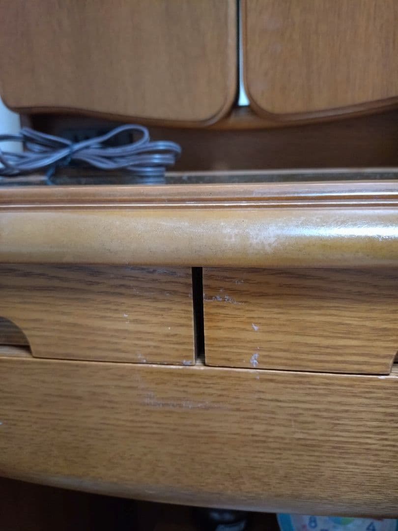 木製 三面鏡ドレッサー（収納たっぷり・鏡裏収納・コンセント付き）