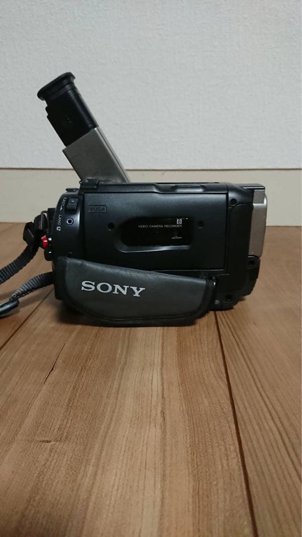 ビデオカメラ SONY Handycam CCD-TRV47