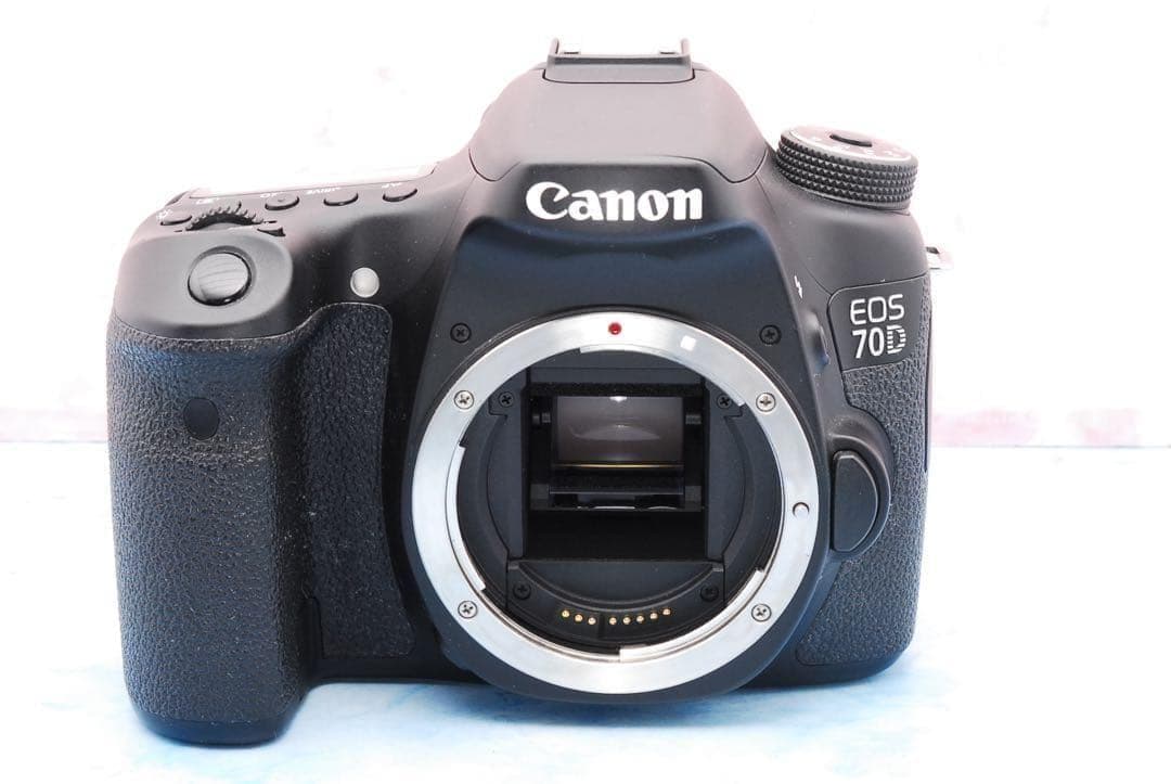 Canon EOS 70D◎一眼レフカメラ◎Wi-Fi◎超望遠レンズ付Wレンズ