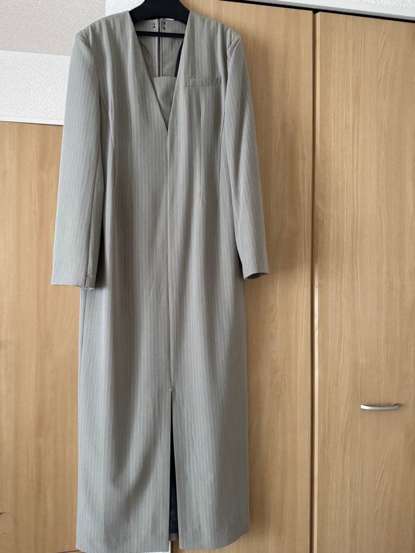 スーツ・フォーマル・ドレス risgrisg