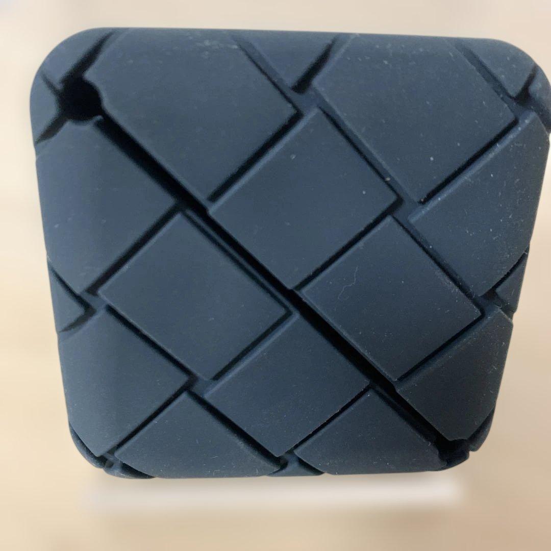 BOTTEGA VENETA シリコン　ケース 紺色　ネイビー