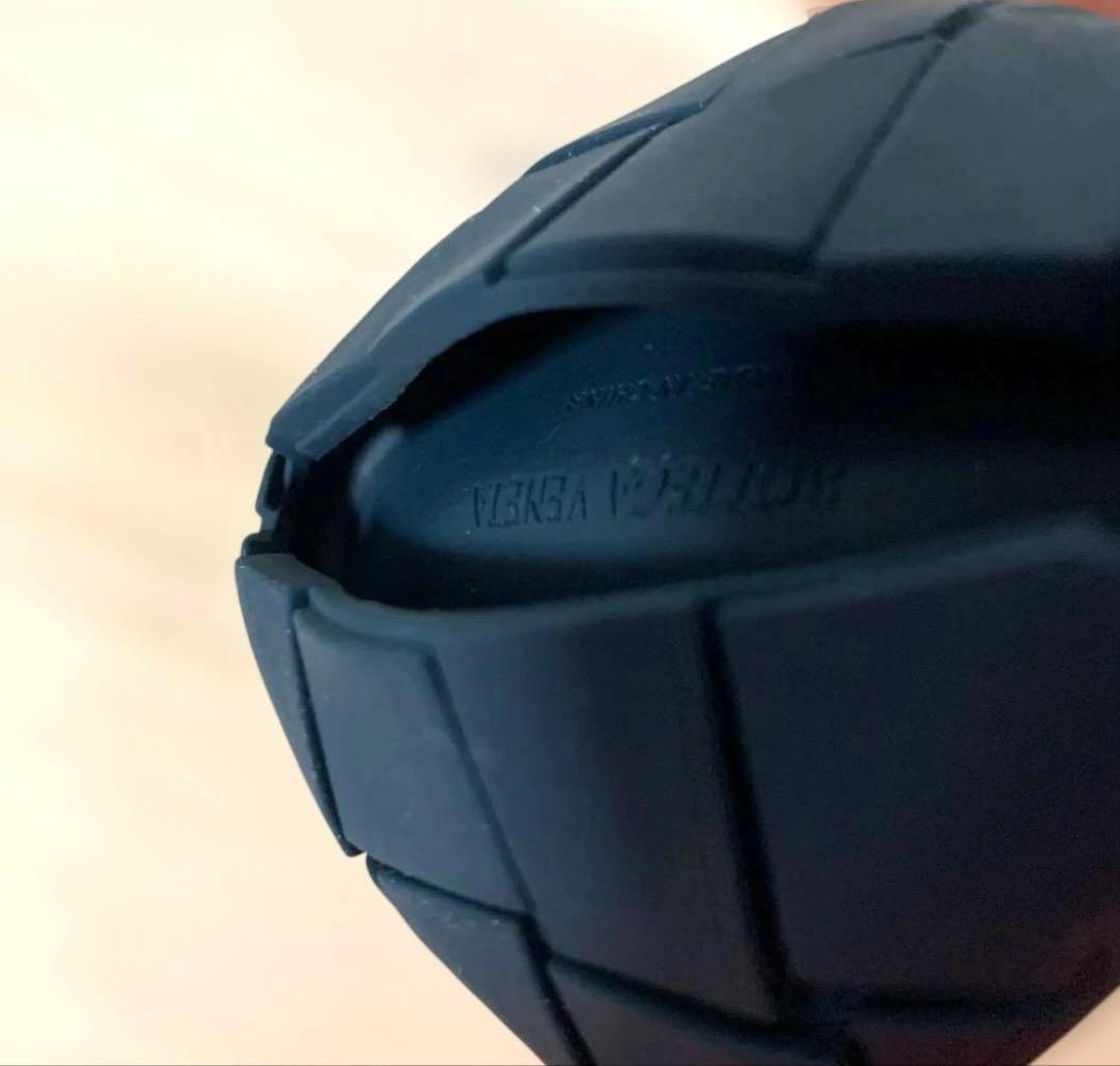 BOTTEGA VENETA シリコン　ケース 紺色　ネイビー