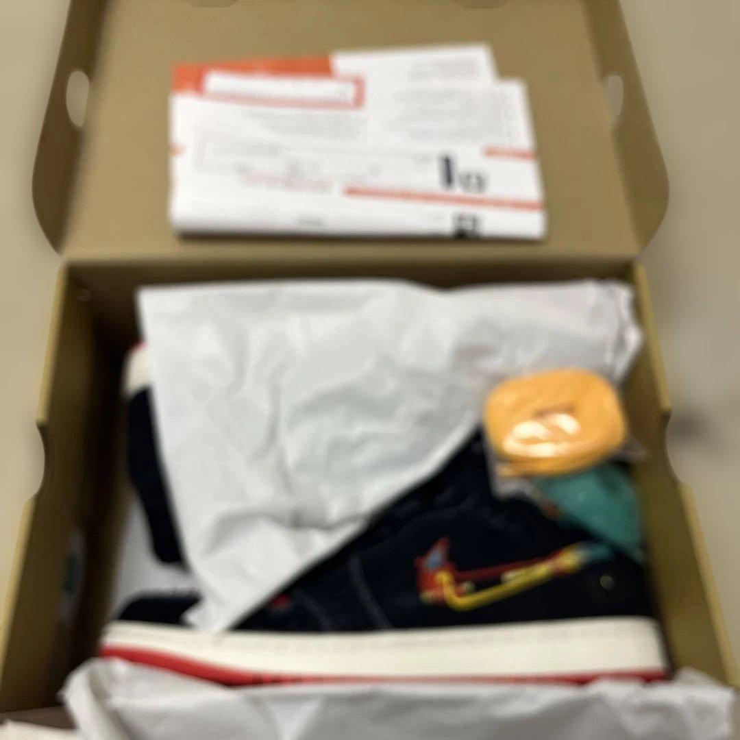 AIR JORDAN 1 MID SE シエンプレ ファミリア　新品