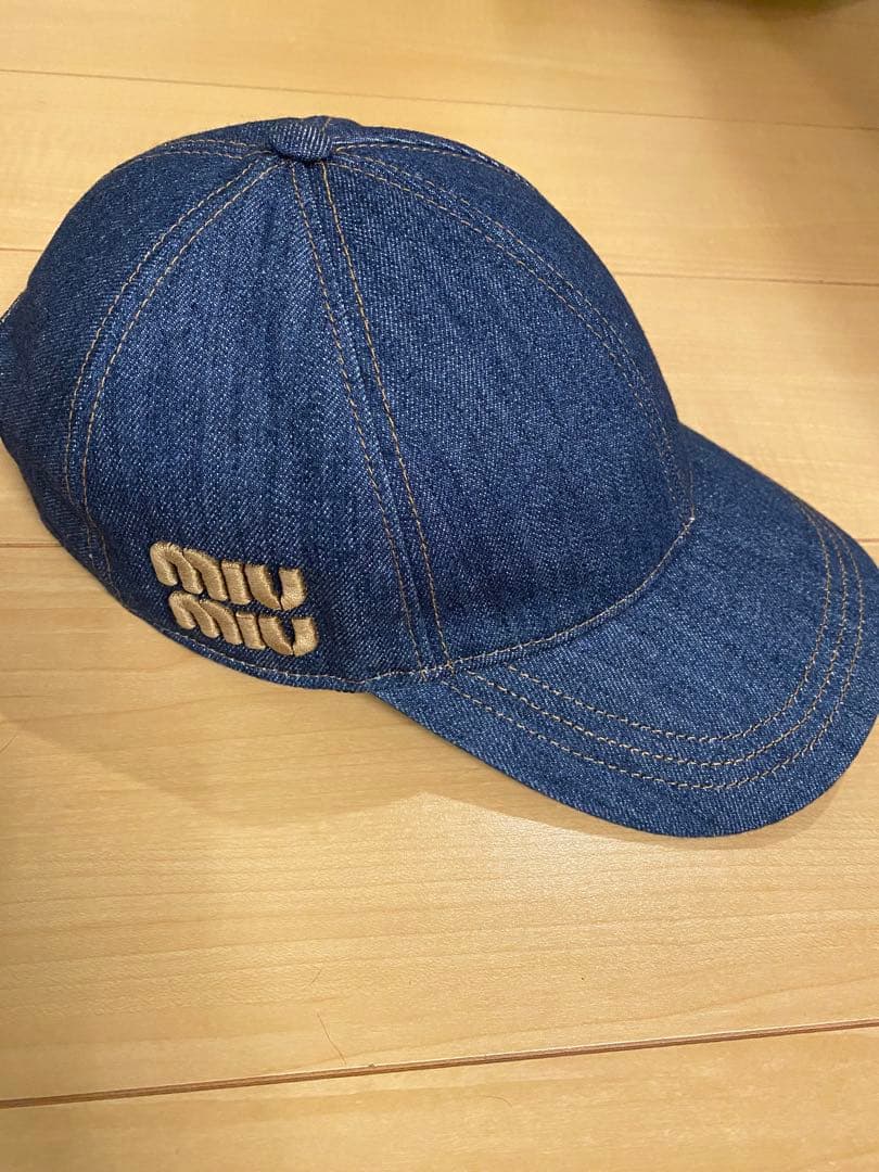 miumiu ベースボールデニムキャップ