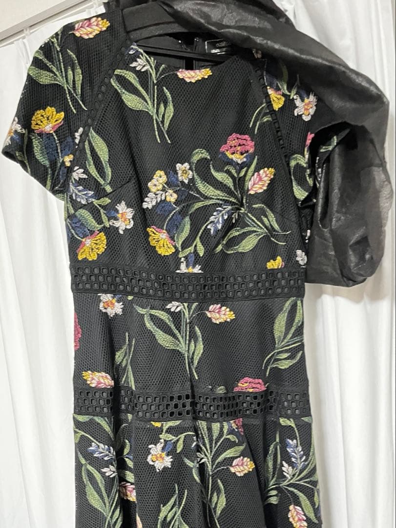 新品 GRACE CONTINENTAL メッシュマルチフラワー ワンピース