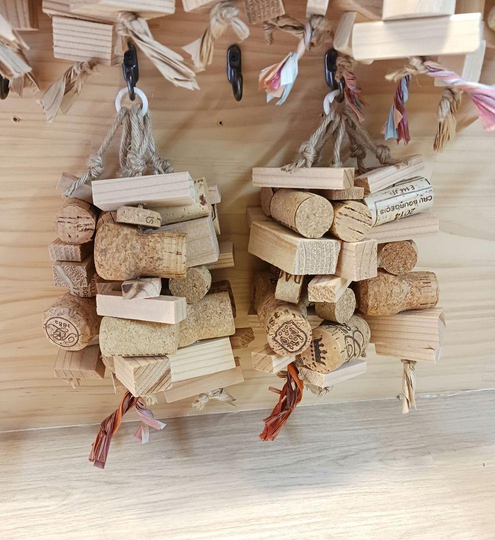 99　インコ　オオム　ガジガジおもちゃ　かじり木　バードトイ