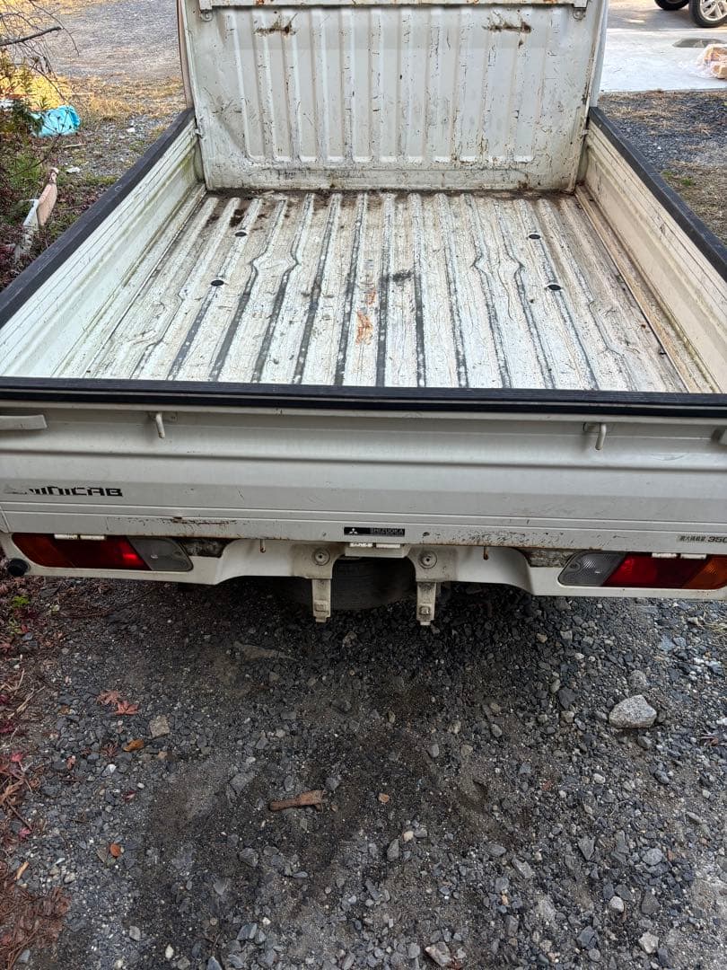 ミニキャブトラック　軽トラ　ホワイト 軽トラック フロントバンパー破損　茨城