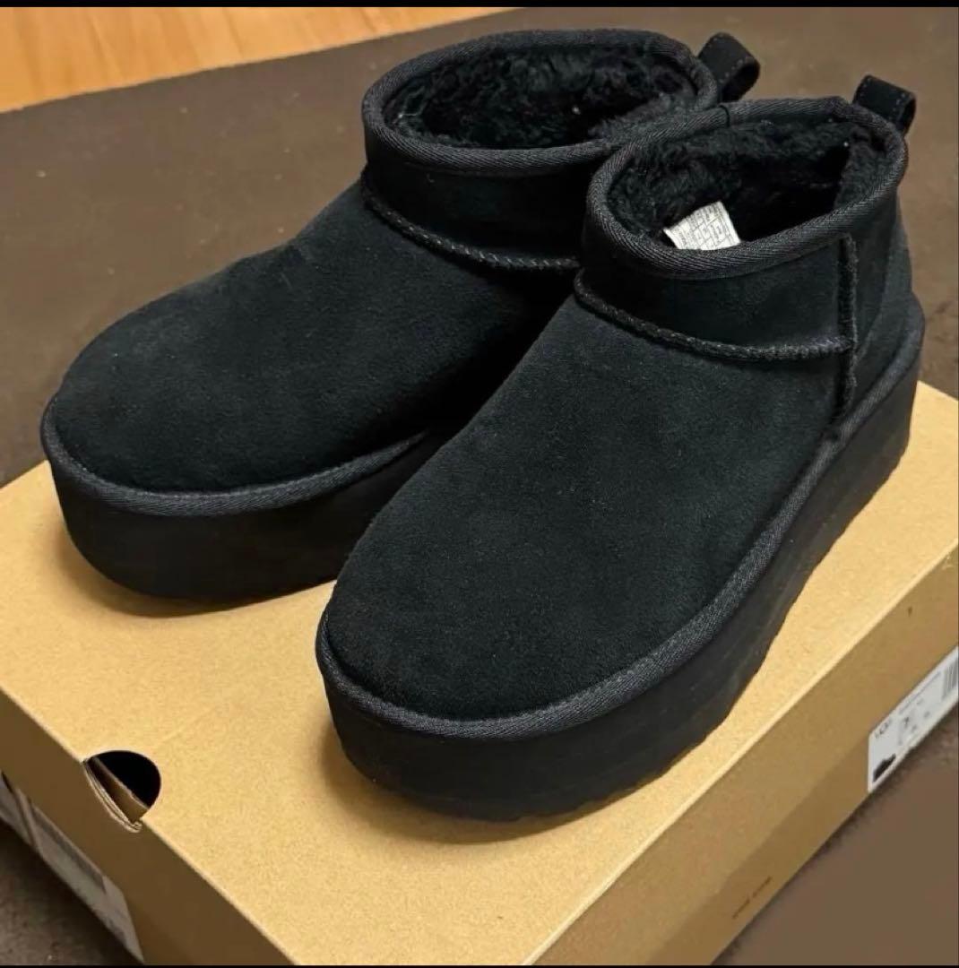 ugg クラシック　ウルトラミニプラットフォーム　24cm