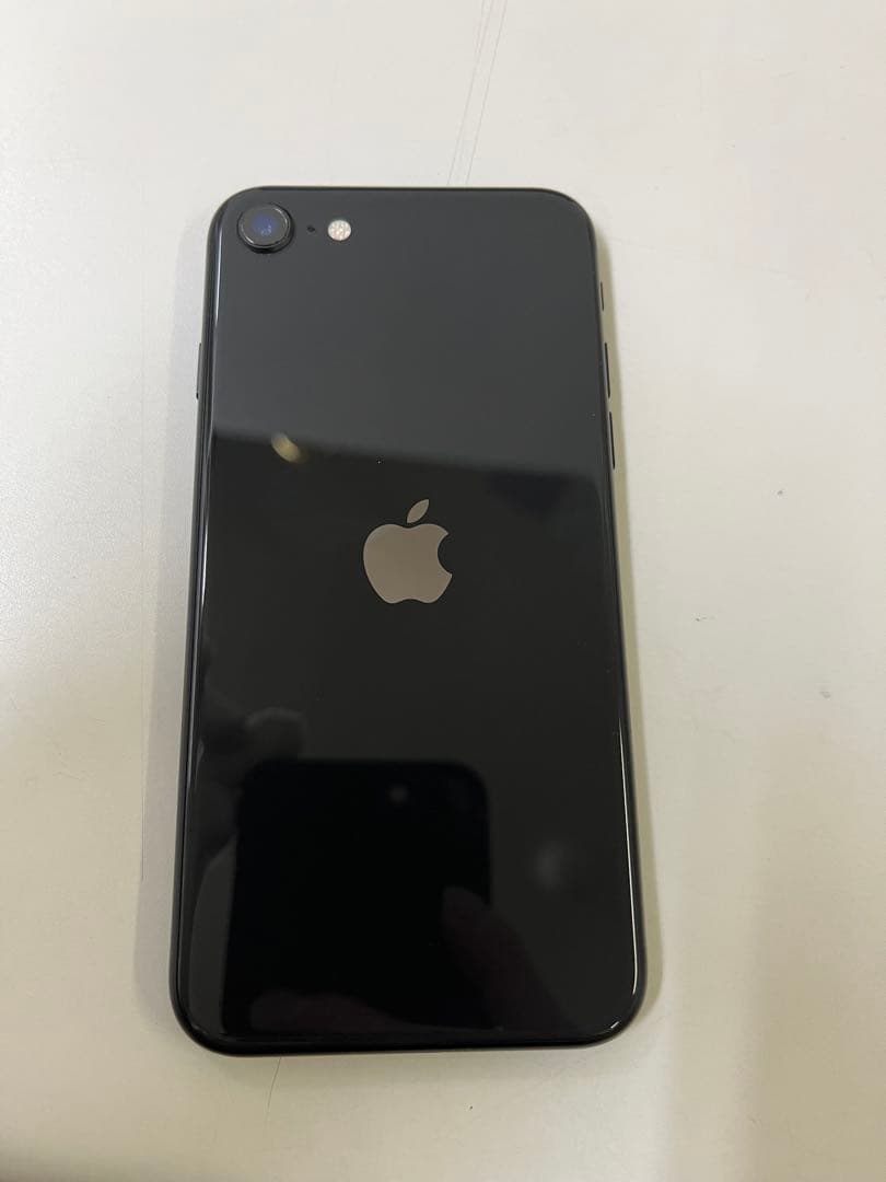 Apple iPhoneSEブラック