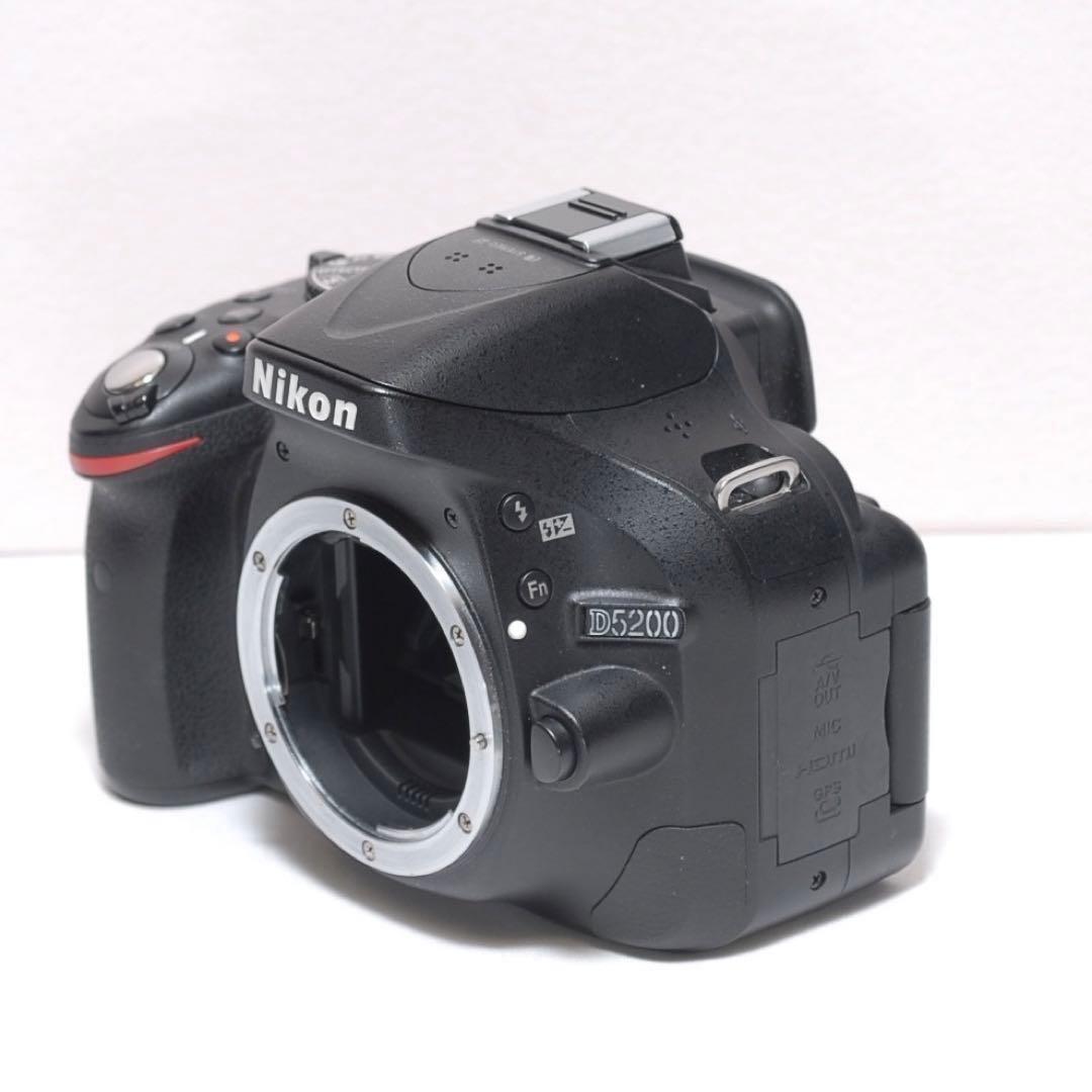 美品✨Nikon D5200✨シングルレンズ✨高画質✨バッテリー2個付き✨入門機