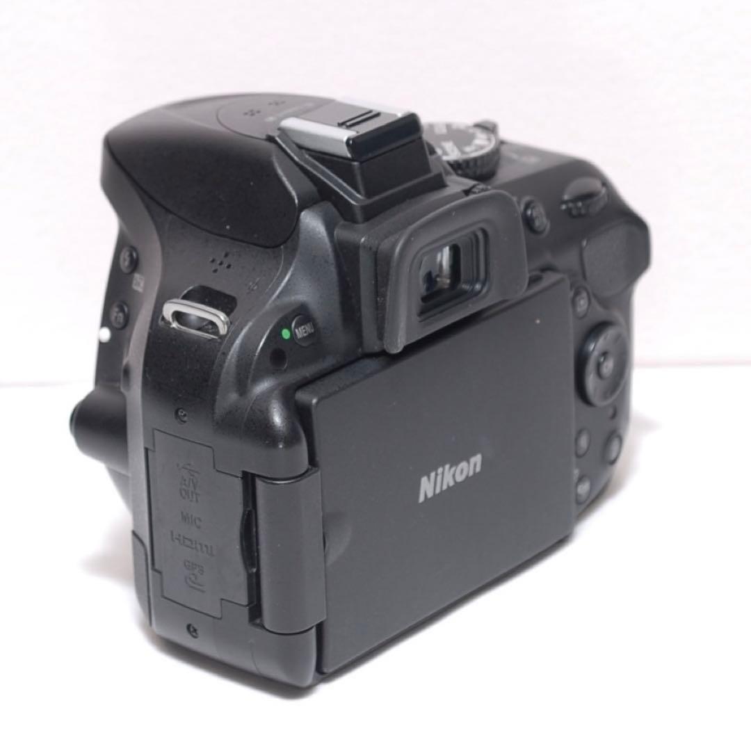 美品✨Nikon D5200✨シングルレンズ✨高画質✨バッテリー2個付き✨入門機