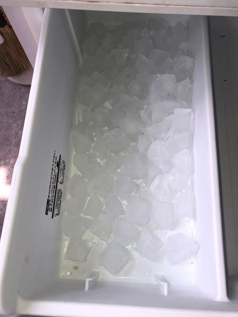 TOSHIBA ノンフロン冷凍冷蔵庫　GR-M33S