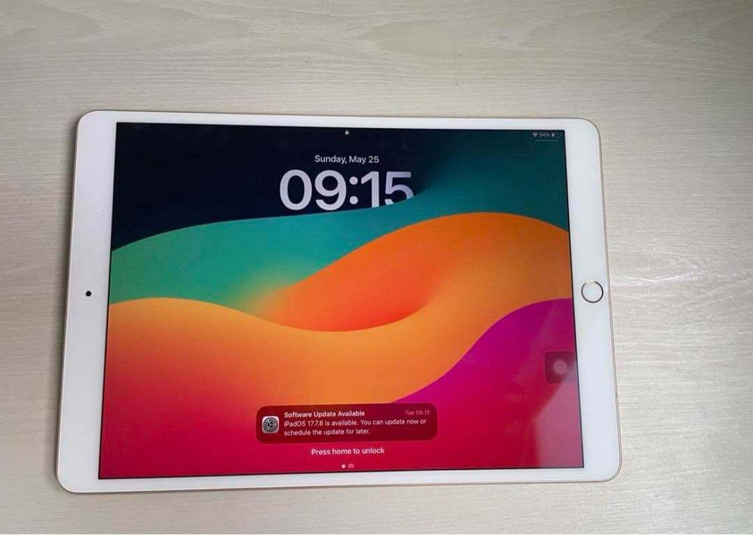 iPad (10.5) ゴールド+Apple Pencil +キーボードケース