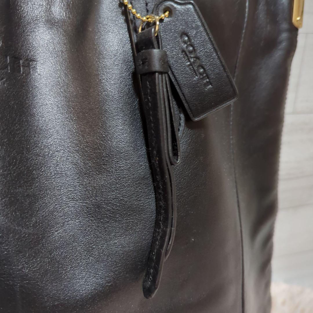 【COACH】本革レザートートバッグ/エンボス加工ロゴ/黒/肩掛け可/A4収納可
