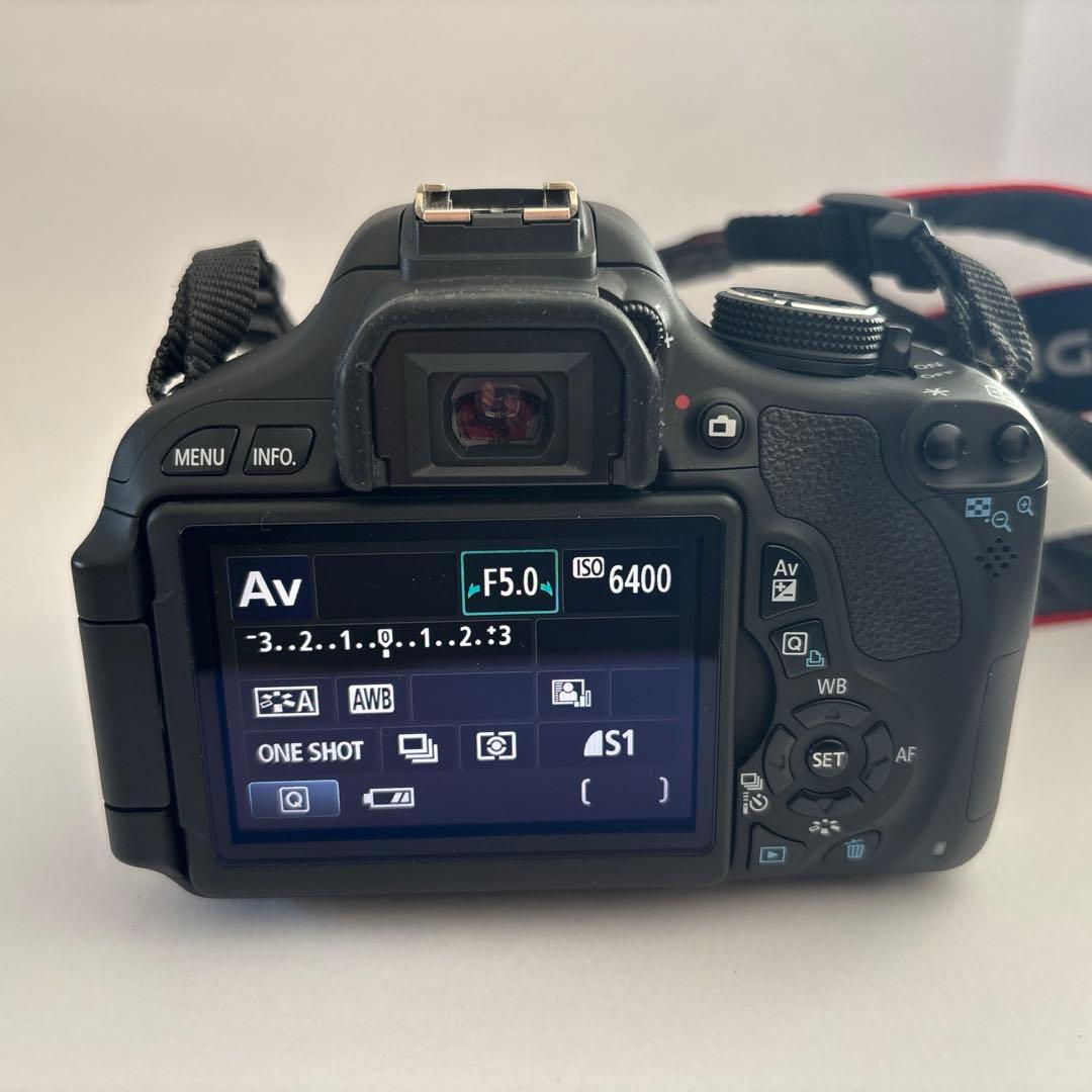 美品 ほぼ新品 Canon EOS Kiss X5 ダブルレンズキット