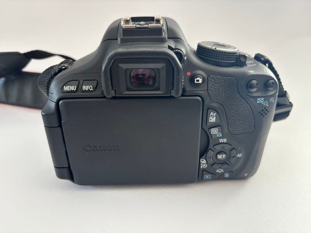 美品 ほぼ新品 Canon EOS Kiss X5 ダブルレンズキット