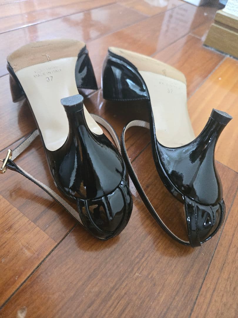 NEBULONI アンクルストラップパンプス　ブラック