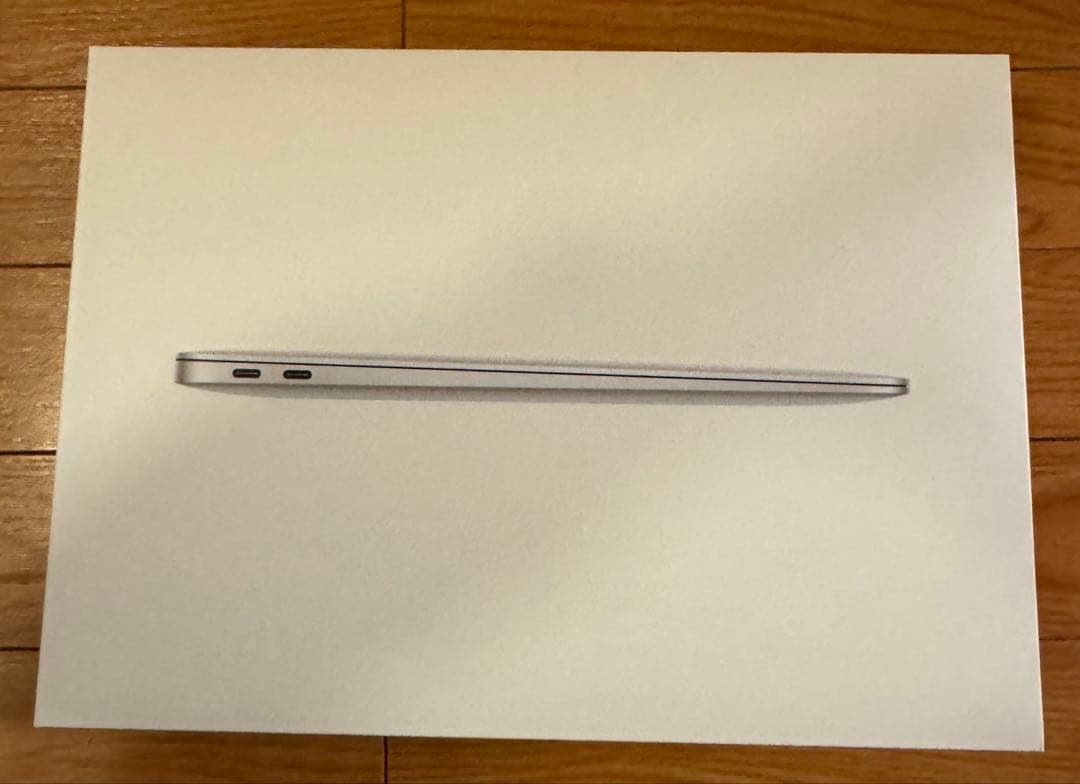 M1チップ搭載 13インチ MacBook Air - シルバー256GB