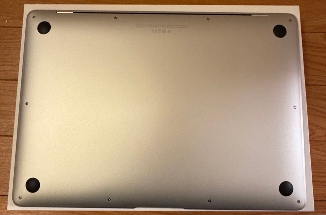 M1チップ搭載 13インチ MacBook Air - シルバー256GB