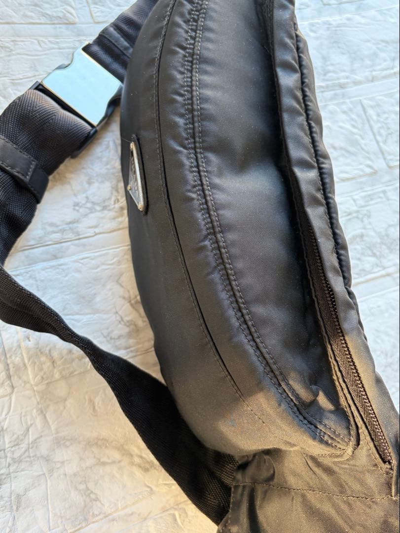 PRADA プラダ　ブラック ボディバッグ　ウエストポーチ　黒