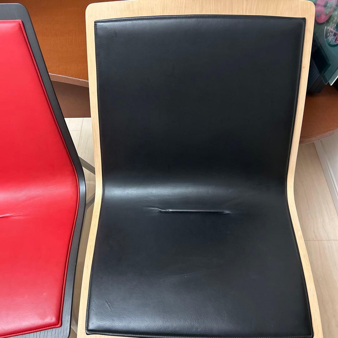 【美品】アクタス　チェア 2脚セット　赤、黒
