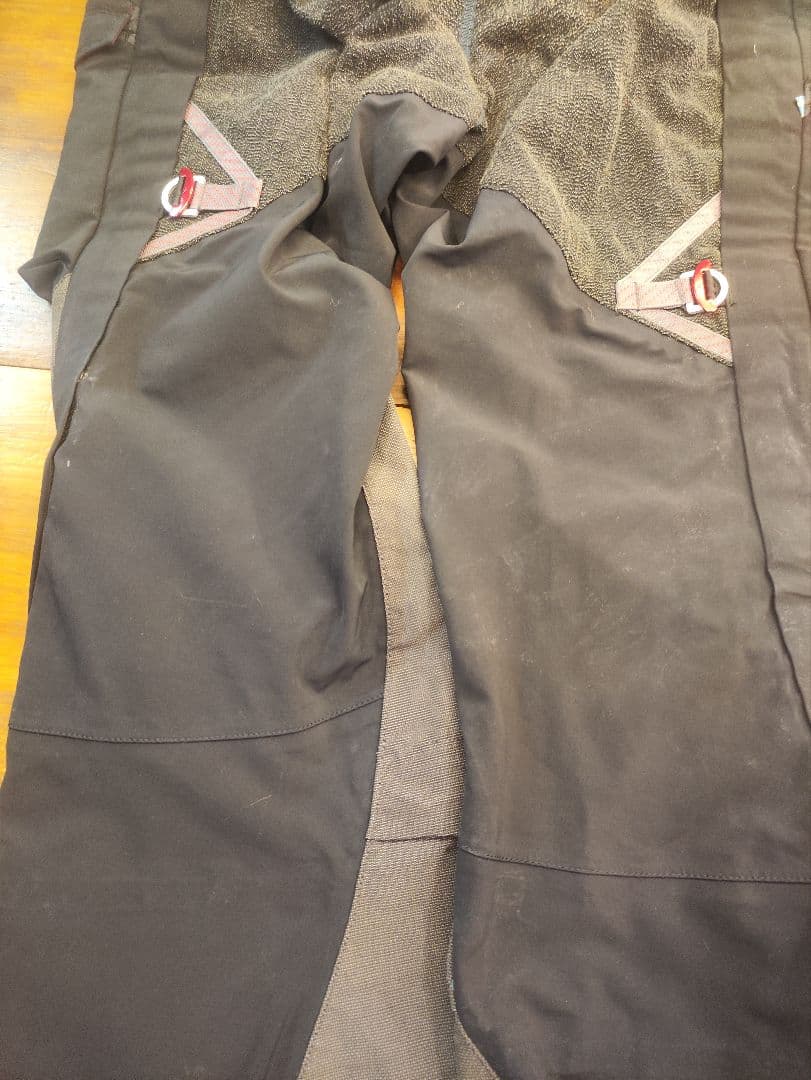 クレッタルムーセン　撥水スノボ・スキーウェア　つなぎ　3L　表記サイズs