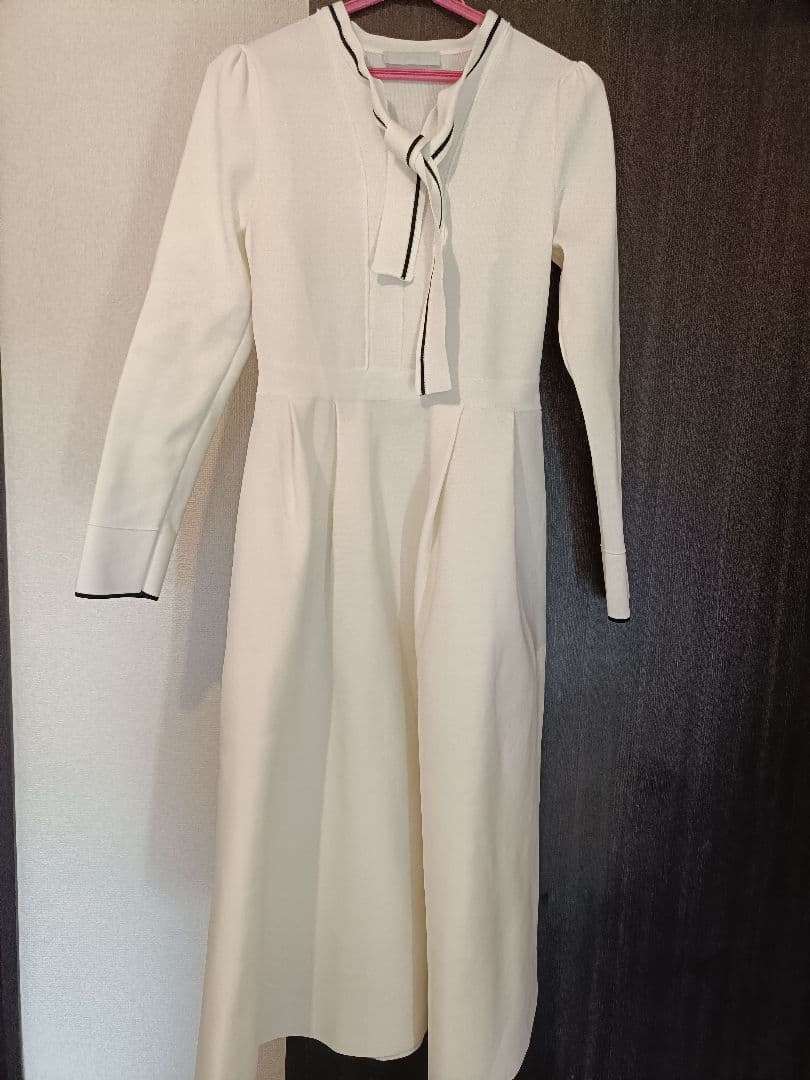 セルフォード　ホワイトリボン付きAラインドレス