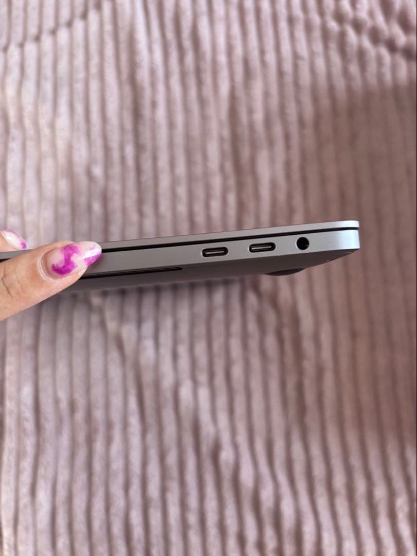 MacBook Pro 16インチ / Core i9 / 16GB / 2TB