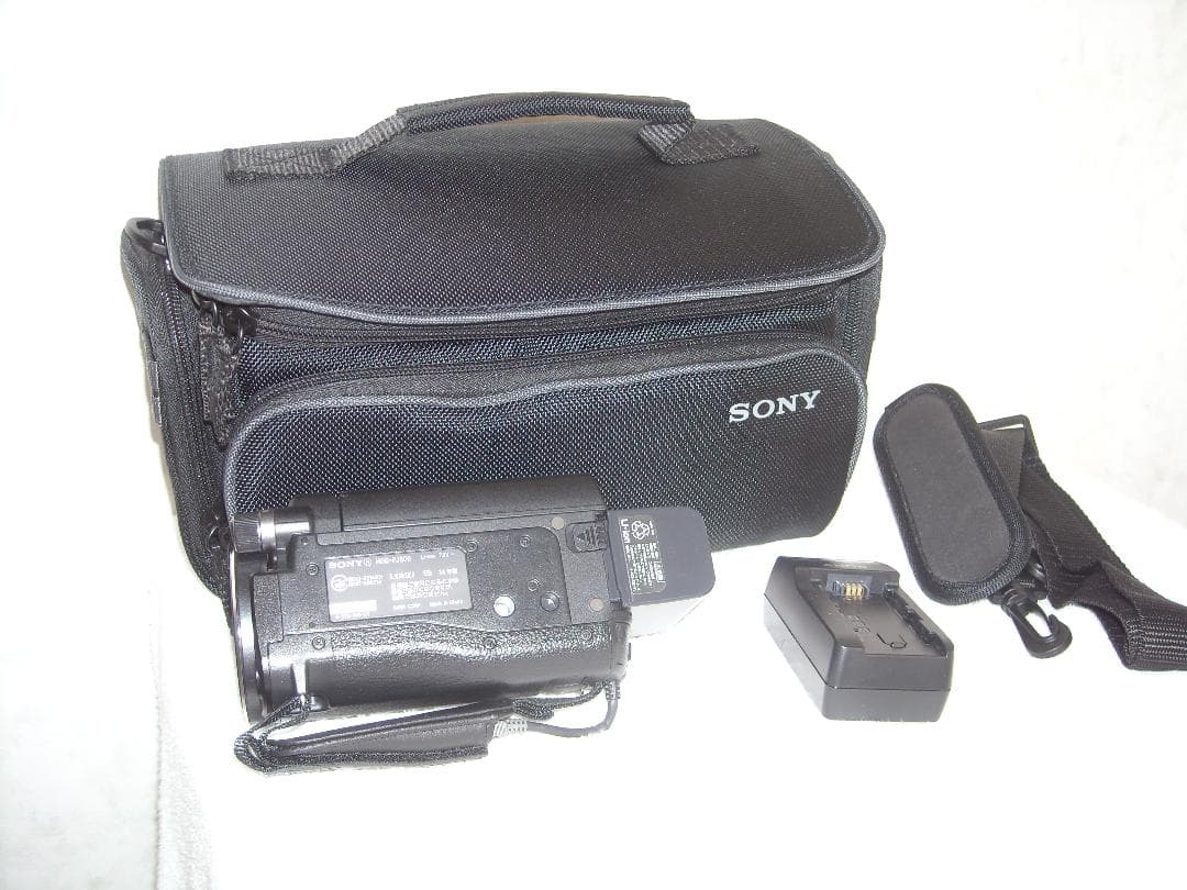 ソニービデオカメラHDR-PJ800とBC-TRVとLCS-U30