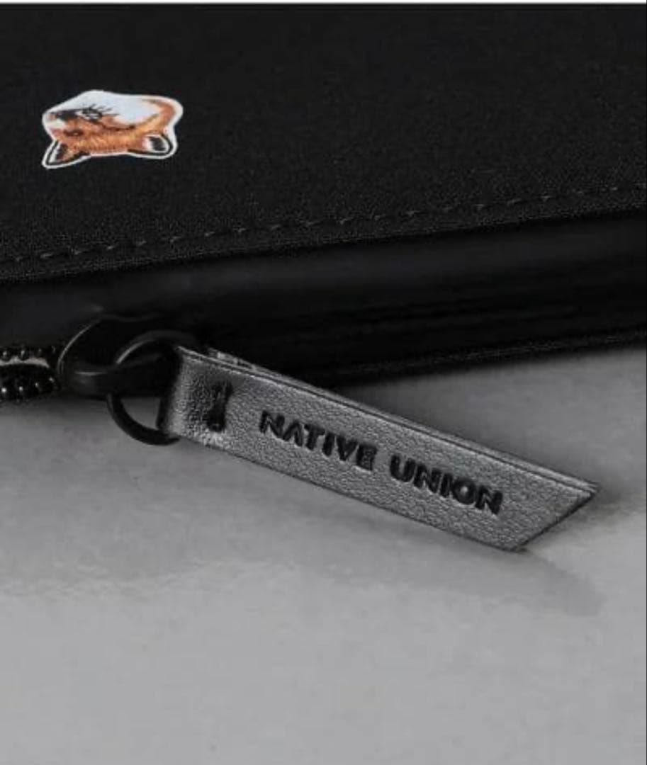 MAISON KITSUNE タブレットケース(15-16インチ)