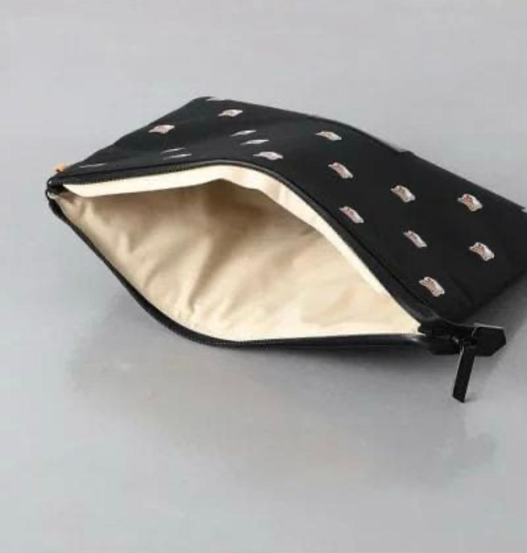 MAISON KITSUNE タブレットケース(15-16インチ)