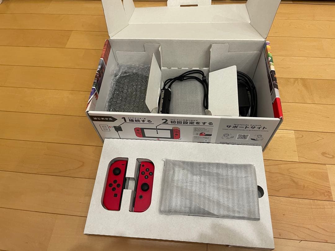 Switch Nintendo Switch本体 レッドJoy-Con