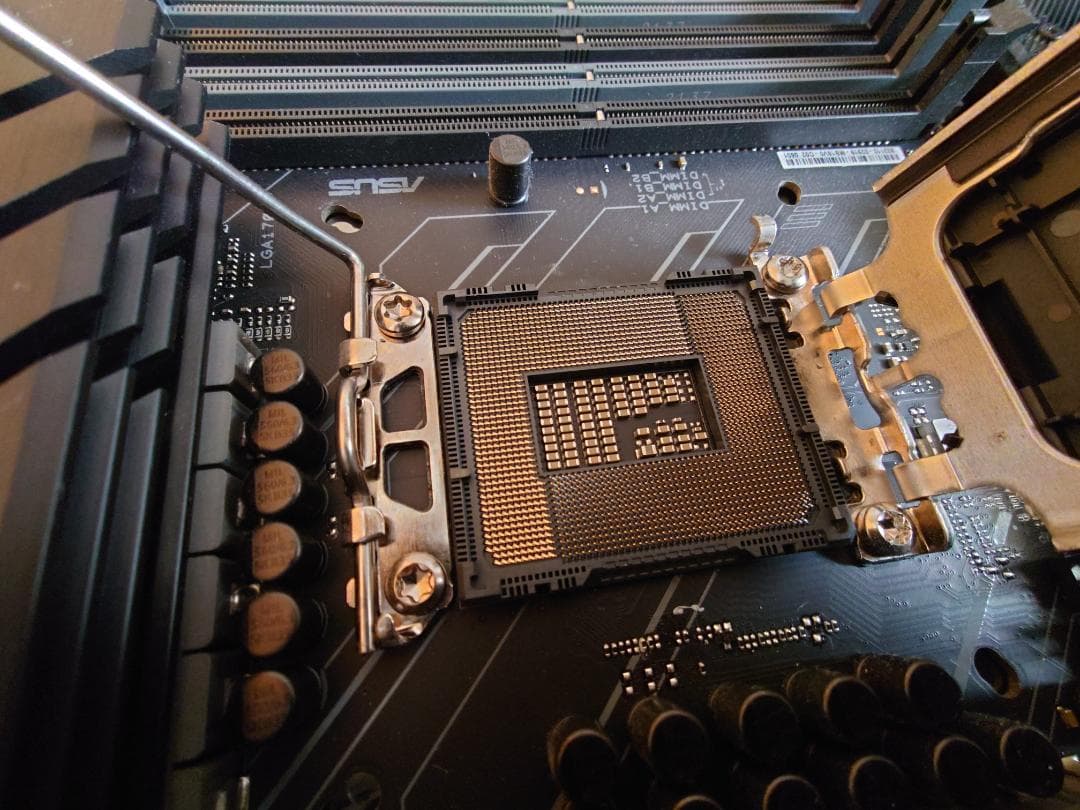 【中古品】ASUS TUF GAMING Z690-PLUS WIFI D4