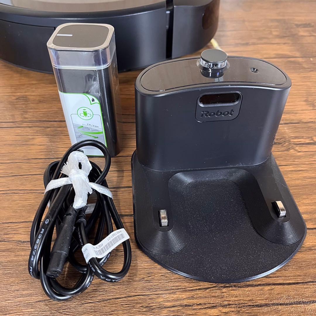 【匿名発送】iRobot アイロボット ルンバi7 ロボット掃除機 ブラック