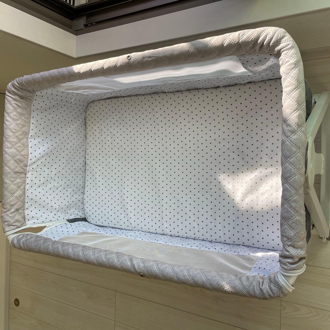 折りたたみ式ベビーベッド グレー